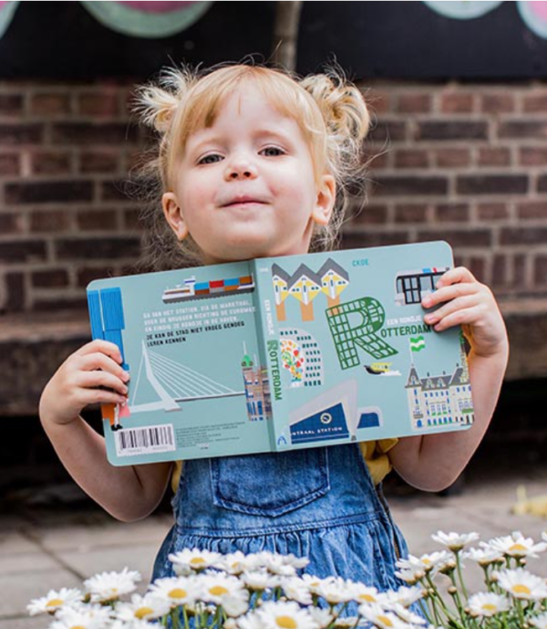kartonnen boekje Rondje Rotterdam Noox City Kids duurzaam kraam cadeau